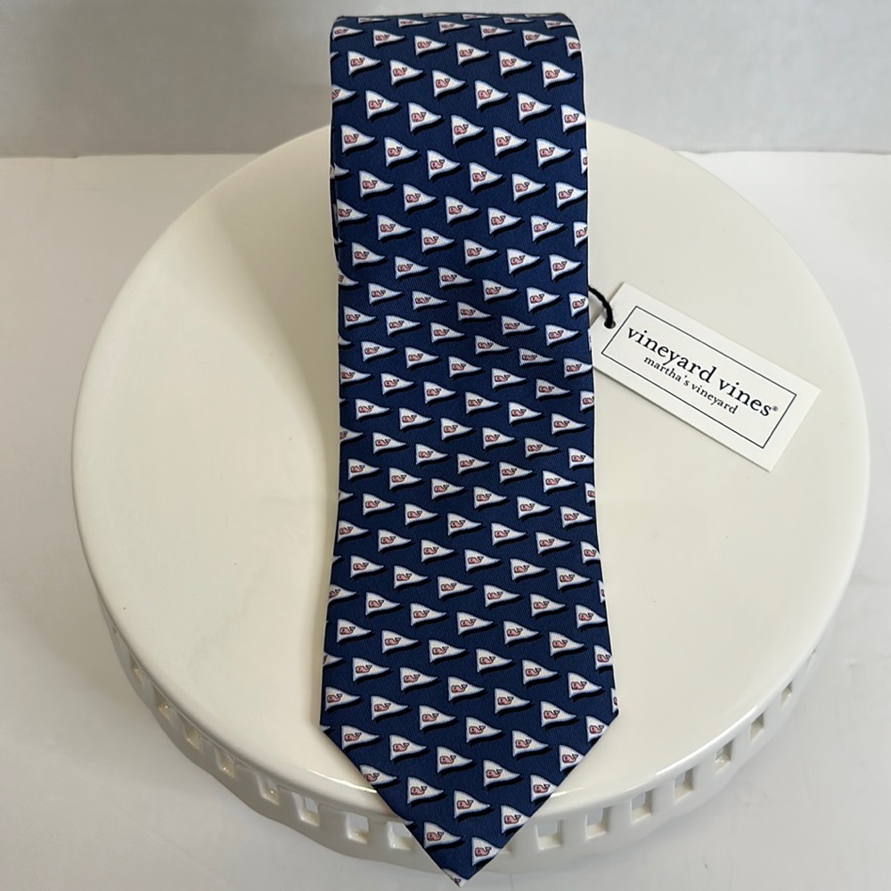 Vineyard Vines 100% Imported Silk Neck Tie